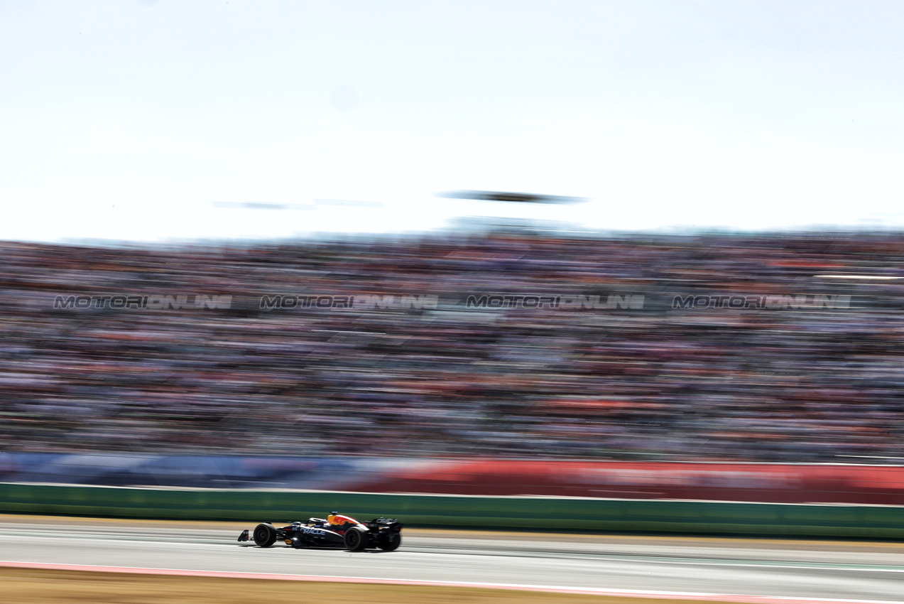 GP STATI UNITI, Max Verstappen (NLD) Red Bull Racing RB20.

20.10.2024. Formula 1 World Championship, Rd 19, United States Grand Prix, Austin, Texas, USA, Gara Day.

- www.xpbimages.com, EMail: requests@xpbimages.com © Copyright: Bearne / XPB Images