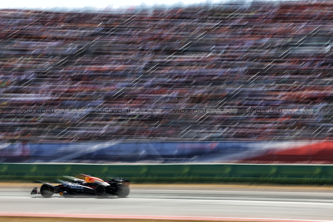 GP STATI UNITI, Max Verstappen (NLD) Red Bull Racing RB20.

20.10.2024. Formula 1 World Championship, Rd 19, United States Grand Prix, Austin, Texas, USA, Gara Day.

- www.xpbimages.com, EMail: requests@xpbimages.com © Copyright: Bearne / XPB Images