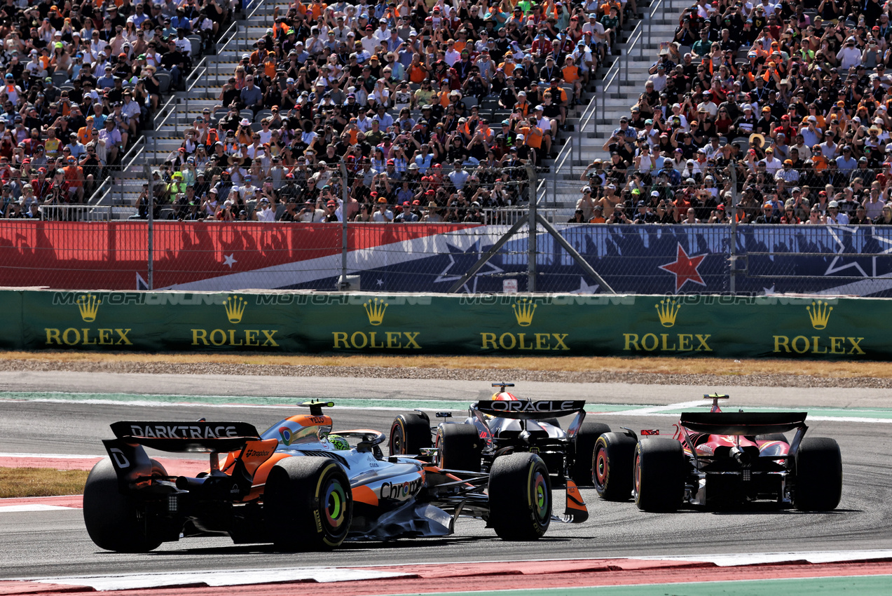 GP STATI UNITI, Lando Norris (GBR) McLaren MCL38.

20.10.2024. Formula 1 World Championship, Rd 19, United States Grand Prix, Austin, Texas, USA, Gara Day.

- www.xpbimages.com, EMail: requests@xpbimages.com © Copyright: Bearne / XPB Images