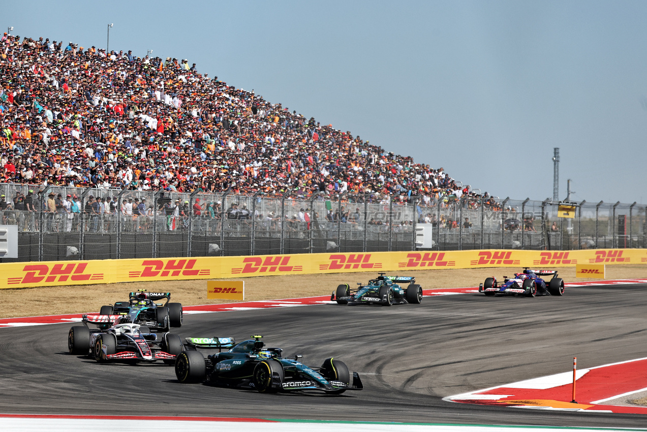 GP STATI UNITI, Fernando Alonso (ESP) Aston Martin F1 Team AMR24.

20.10.2024. Formula 1 World Championship, Rd 19, United States Grand Prix, Austin, Texas, USA, Gara Day.

- www.xpbimages.com, EMail: requests@xpbimages.com © Copyright: Bearne / XPB Images