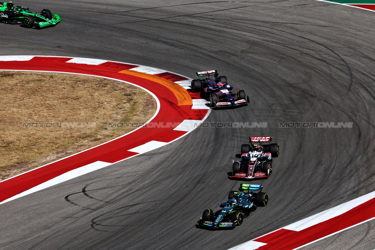 GP STATI UNITI, Fernando Alonso (ESP) Aston Martin F1 Team AMR24.

20.10.2024. Formula 1 World Championship, Rd 19, United States Grand Prix, Austin, Texas, USA, Gara Day.

 - www.xpbimages.com, EMail: requests@xpbimages.com © Copyright: Coates / XPB Images