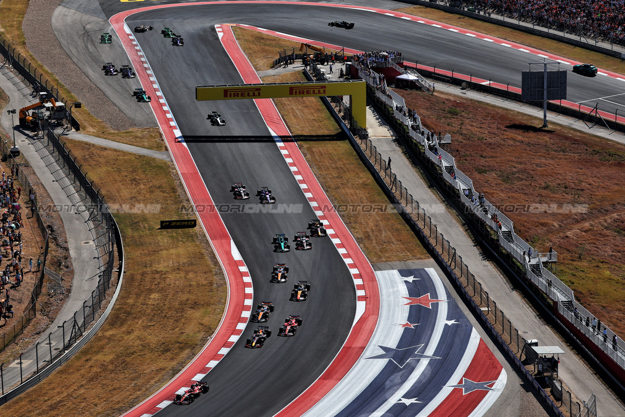 GP STATI UNITI, Charles Leclerc (MON) Ferrari SF-24 davanti a at the partenza of the race.

20.10.2024. Formula 1 World Championship, Rd 19, United States Grand Prix, Austin, Texas, USA, Gara Day.

 - www.xpbimages.com, EMail: requests@xpbimages.com © Copyright: Coates / XPB Images