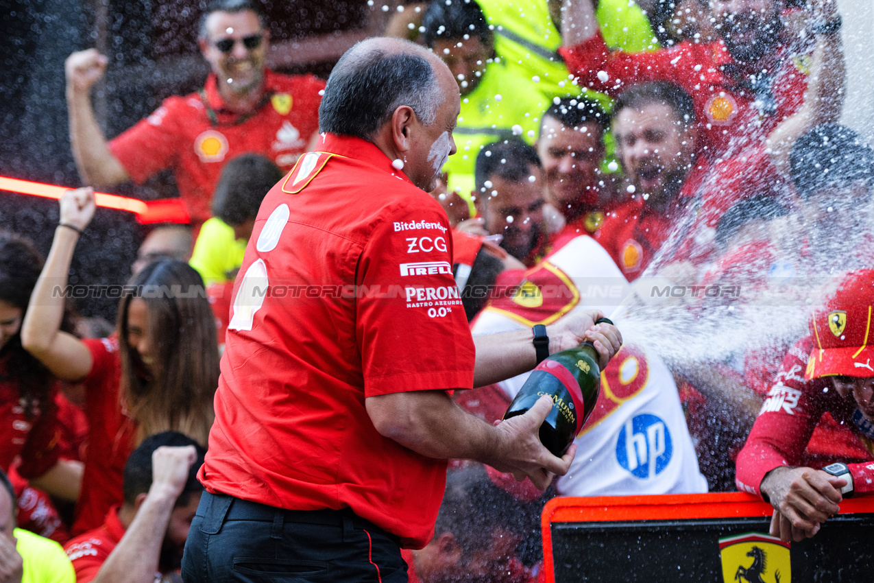 GP STATI UNITI, Frederic Vasseur (FRA) Ferrari Team Principal celebrates a 1-2 finish with the team.

20.10.2024. Formula 1 World Championship, Rd 19, United States Grand Prix, Austin, Texas, USA, Gara Day.

- www.xpbimages.com, EMail: requests@xpbimages.com © Copyright: Price / XPB Images