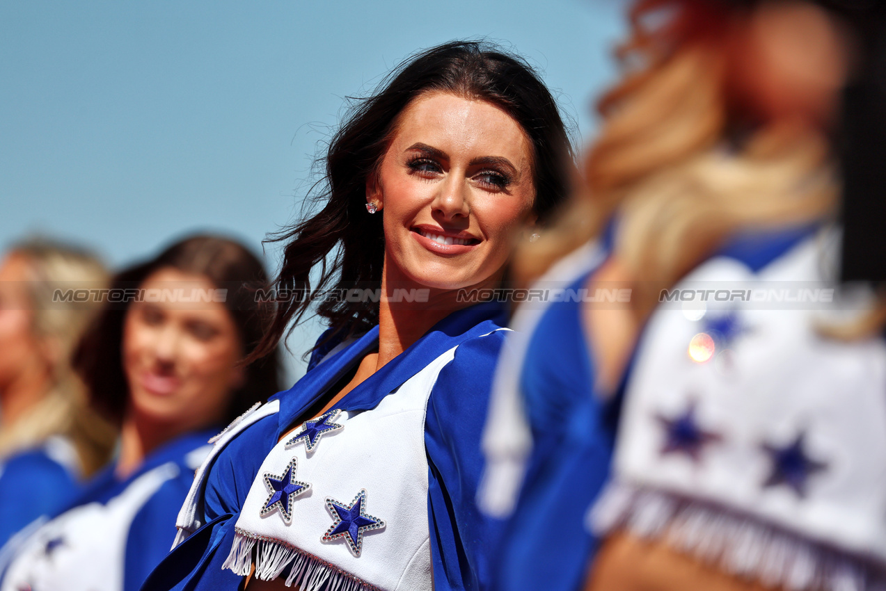 GP STATI UNITI, Circuit Atmosfera - Dallas Cowboys Cheerleaders at the drivers' parade. 

20.10.2024. Formula 1 World Championship, Rd 19, United States Grand Prix, Austin, Texas, USA, Gara Day.

- www.xpbimages.com, EMail: requests@xpbimages.com © Copyright: Moy / XPB Images