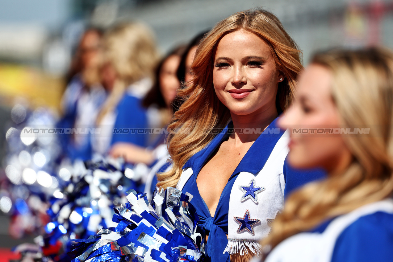 GP STATI UNITI, Circuit Atmosfera - Dallas Cowboys Cheerleaders at the drivers' parade. 

20.10.2024. Formula 1 World Championship, Rd 19, United States Grand Prix, Austin, Texas, USA, Gara Day.

- www.xpbimages.com, EMail: requests@xpbimages.com © Copyright: Moy / XPB Images