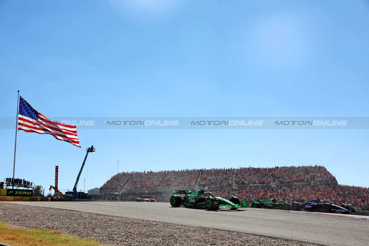 GP STATI UNITI, Zhou Guanyu (CHN) Sauber C44 at the partenza of the race.

20.10.2024. Formula 1 World Championship, Rd 19, United States Grand Prix, Austin, Texas, USA, Gara Day.

 - www.xpbimages.com, EMail: requests@xpbimages.com © Copyright: Rew / XPB Images