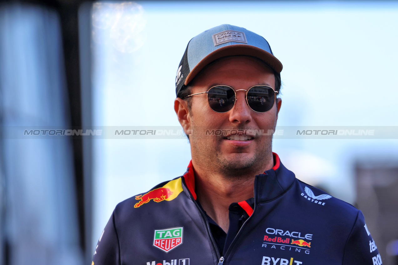 GP STATI UNITI, Sergio Perez (MEX) Red Bull Racing.

20.10.2024. Formula 1 World Championship, Rd 19, United States Grand Prix, Austin, Texas, USA, Gara Day.

 - www.xpbimages.com, EMail: requests@xpbimages.com © Copyright: Rew / XPB Images