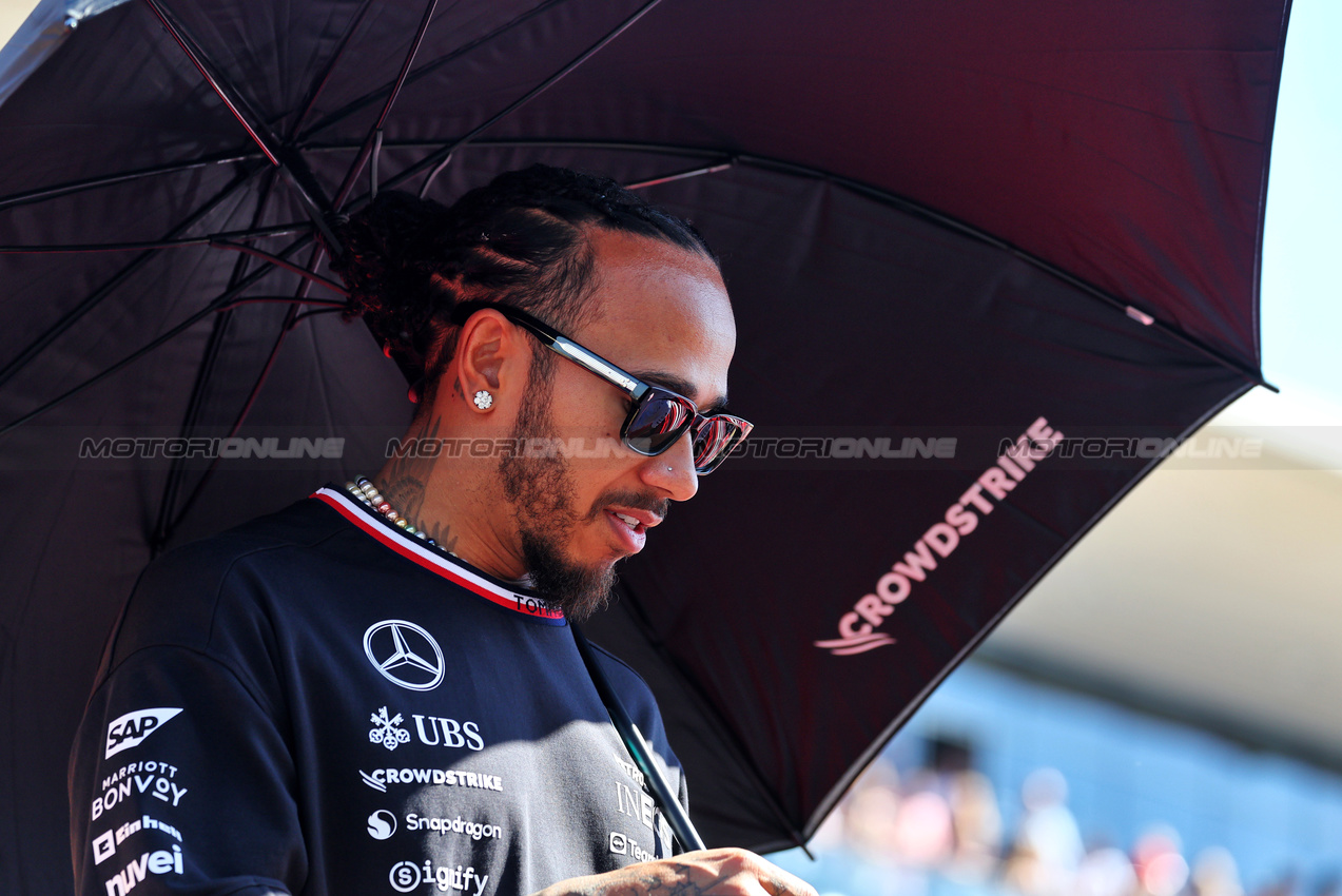 GP STATI UNITI, Lewis Hamilton (GBR) Mercedes AMG F1 on the drivers' parade.

20.10.2024. Formula 1 World Championship, Rd 19, United States Grand Prix, Austin, Texas, USA, Gara Day.

- www.xpbimages.com, EMail: requests@xpbimages.com © Copyright: Moy / XPB Images