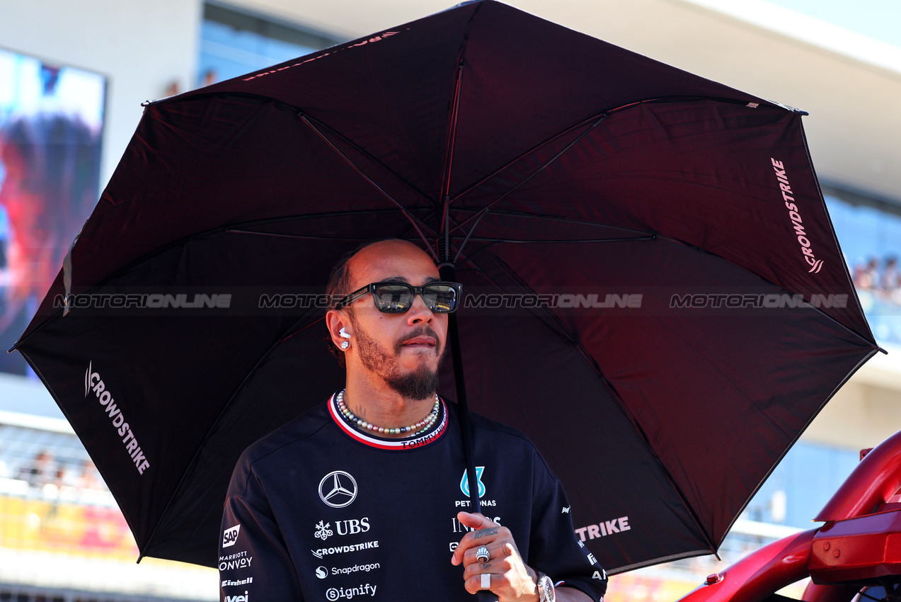 GP STATI UNITI, Lewis Hamilton (GBR) Mercedes AMG F1 on the drivers' parade.

20.10.2024. Formula 1 World Championship, Rd 19, United States Grand Prix, Austin, Texas, USA, Gara Day.

- www.xpbimages.com, EMail: requests@xpbimages.com © Copyright: Moy / XPB Images