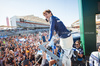 GP STATI UNITI, Franco Colapinto (ARG) Williams Racing celebrates with fans after the race.

20.10.2024. Formula 1 World Championship, Rd 19, United States Grand Prix, Austin, Texas, USA, Gara Day.

- www.xpbimages.com, EMail: requests@xpbimages.com © Copyright: Bearne / XPB Images