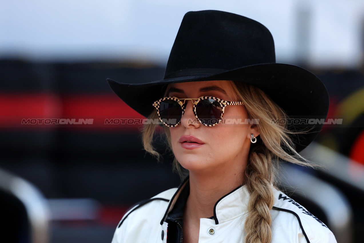 GP STATI UNITI, Lainey Wilson (USA) Singer.

17.10.2024. Formula 1 World Championship, Rd 19, United States Grand Prix, Austin, Texas, USA, Preparation Day.

 - www.xpbimages.com, EMail: requests@xpbimages.com © Copyright: Rew / XPB Images