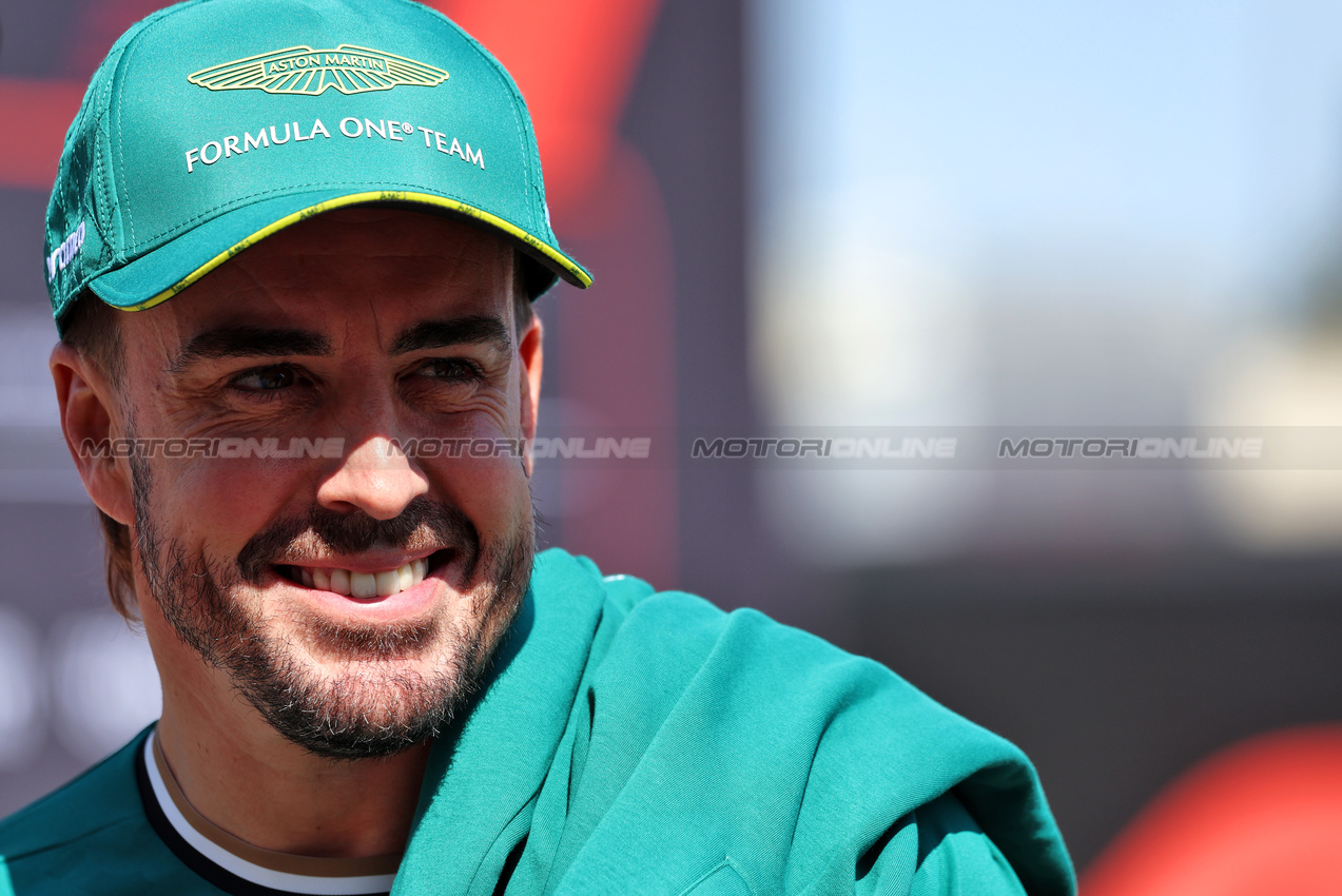 GP STATI UNITI, Fernando Alonso (ESP) Aston Martin F1 Team.

17.10.2024. Formula 1 World Championship, Rd 19, United States Grand Prix, Austin, Texas, USA, Preparation Day.

 - www.xpbimages.com, EMail: requests@xpbimages.com © Copyright: Rew / XPB Images