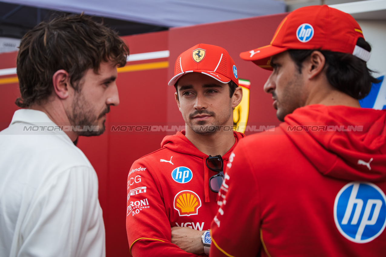 GP STATI UNITI, Charles Leclerc (MON) Ferrari e Carlos Sainz Jr (ESP) Ferrari with Paul Mescal (IRE) Actor.

17.10.2024. Formula 1 World Championship, Rd 19, United States Grand Prix, Austin, Texas, USA, Preparation Day.

- www.xpbimages.com, EMail: requests@xpbimages.com © Copyright: Bearne / XPB Images