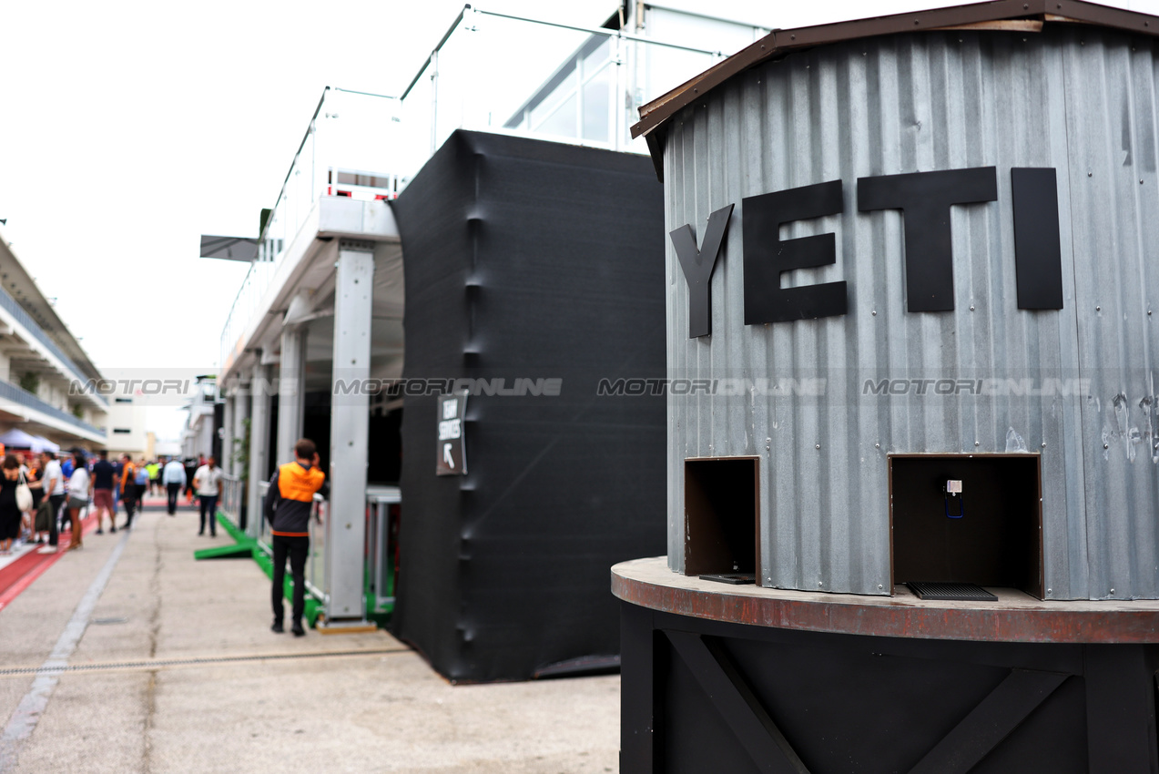 GP STATI UNITI, Paddock Atmosfera.

17.10.2024. Formula 1 World Championship, Rd 19, United States Grand Prix, Austin, Texas, USA, Preparation Day.

 - www.xpbimages.com, EMail: requests@xpbimages.com © Copyright: Rew / XPB Images