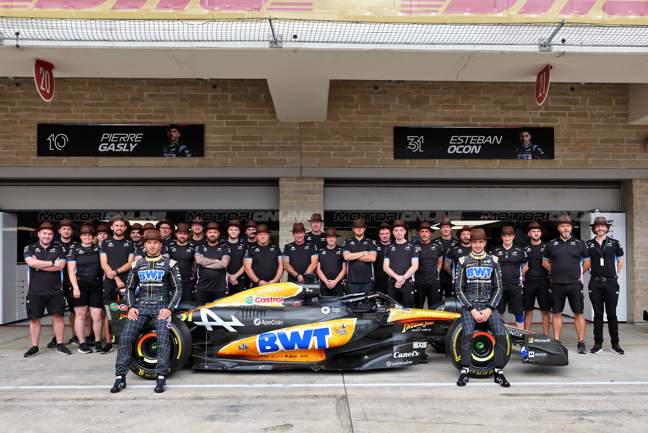 GP STATI UNITI, (L to R): Pierre Gasly (FRA) Alpine F1 Team A524 e Esteban Ocon (FRA) Alpine F1 Team.

17.10.2024. Formula 1 World Championship, Rd 19, United States Grand Prix, Austin, Texas, USA, Preparation Day.

- www.xpbimages.com, EMail: requests@xpbimages.com © Copyright: Moy / XPB Images