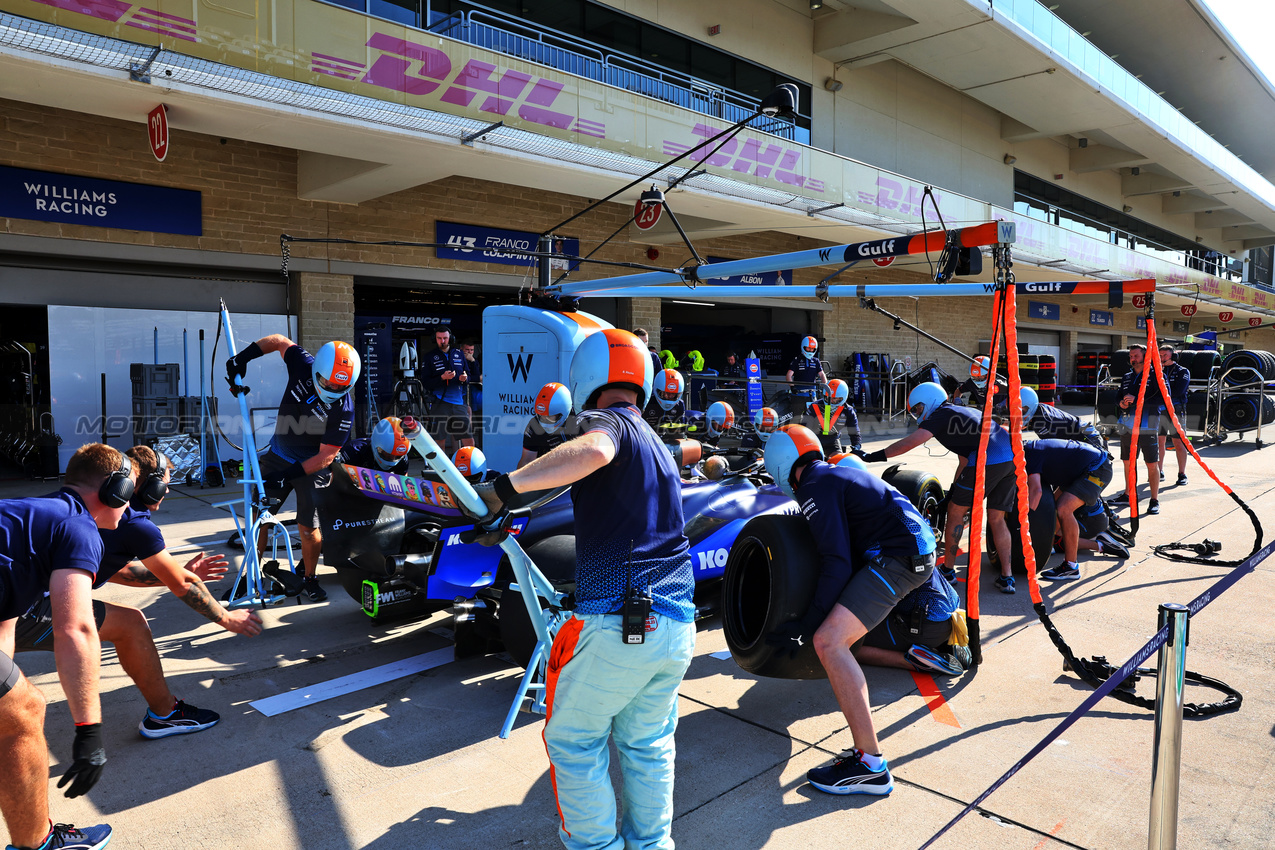 GP STATI UNITI, Williams Racing practices a pit stop.

17.10.2024. Formula 1 World Championship, Rd 19, United States Grand Prix, Austin, Texas, USA, Preparation Day.

- www.xpbimages.com, EMail: requests@xpbimages.com © Copyright: Batchelor / XPB Images