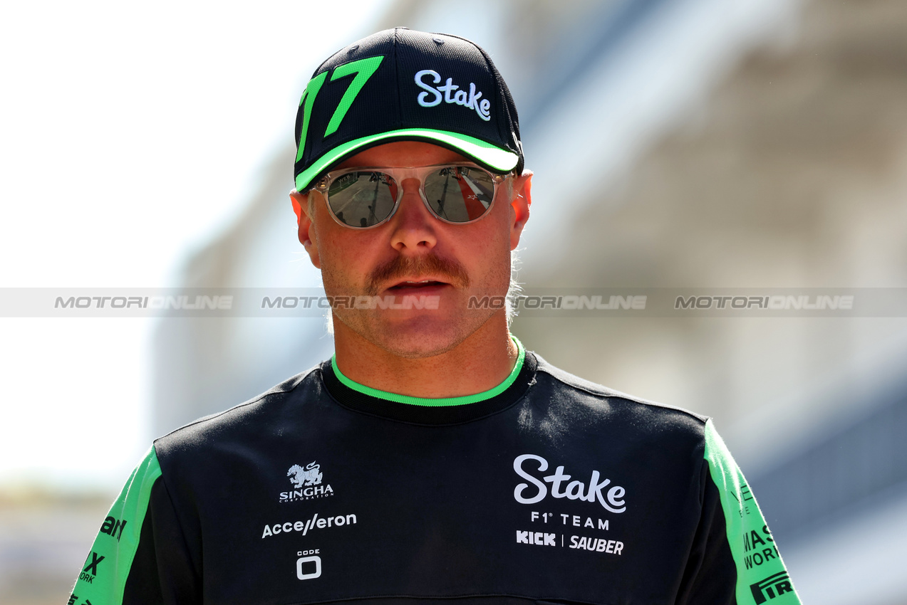 GP STATI UNITI, Valtteri Bottas (FIN) Sauber.

17.10.2024. Formula 1 World Championship, Rd 19, United States Grand Prix, Austin, Texas, USA, Preparation Day.

 - www.xpbimages.com, EMail: requests@xpbimages.com © Copyright: Rew / XPB Images