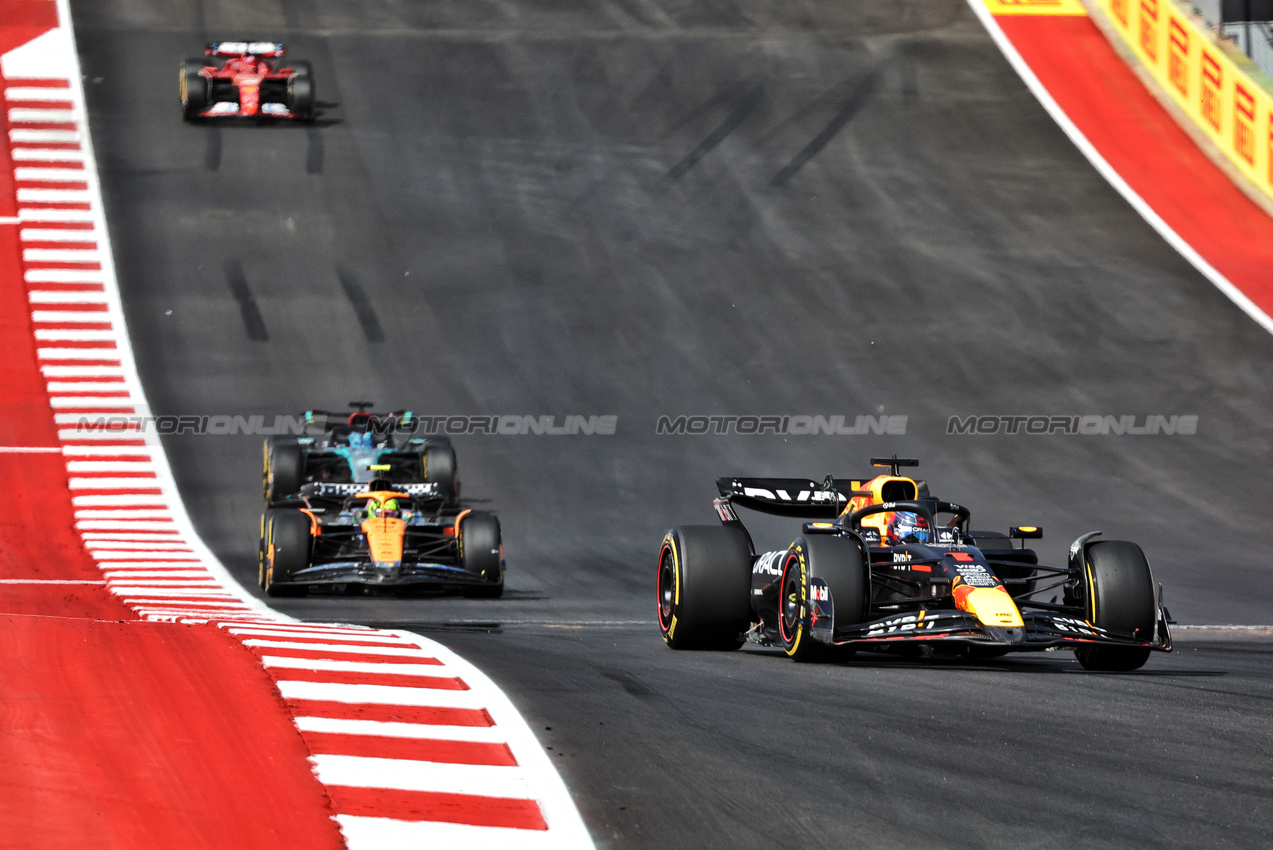 GP STATI UNITI, Max Verstappen (NLD) Red Bull Racing RB20.

19.10.2024. Formula 1 World Championship, Rd 19, United States Grand Prix, Austin, Texas, USA, Sprint e Qualifiche Day.

- www.xpbimages.com, EMail: requests@xpbimages.com © Copyright: Bearne / XPB Images