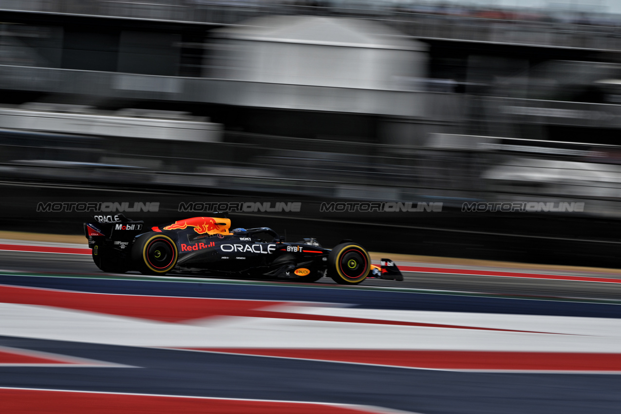 GP STATI UNITI, Max Verstappen (NLD) Red Bull Racing RB20.

19.10.2024. Formula 1 World Championship, Rd 19, United States Grand Prix, Austin, Texas, USA, Sprint e Qualifiche Day.

- www.xpbimages.com, EMail: requests@xpbimages.com © Copyright: Price / XPB Images