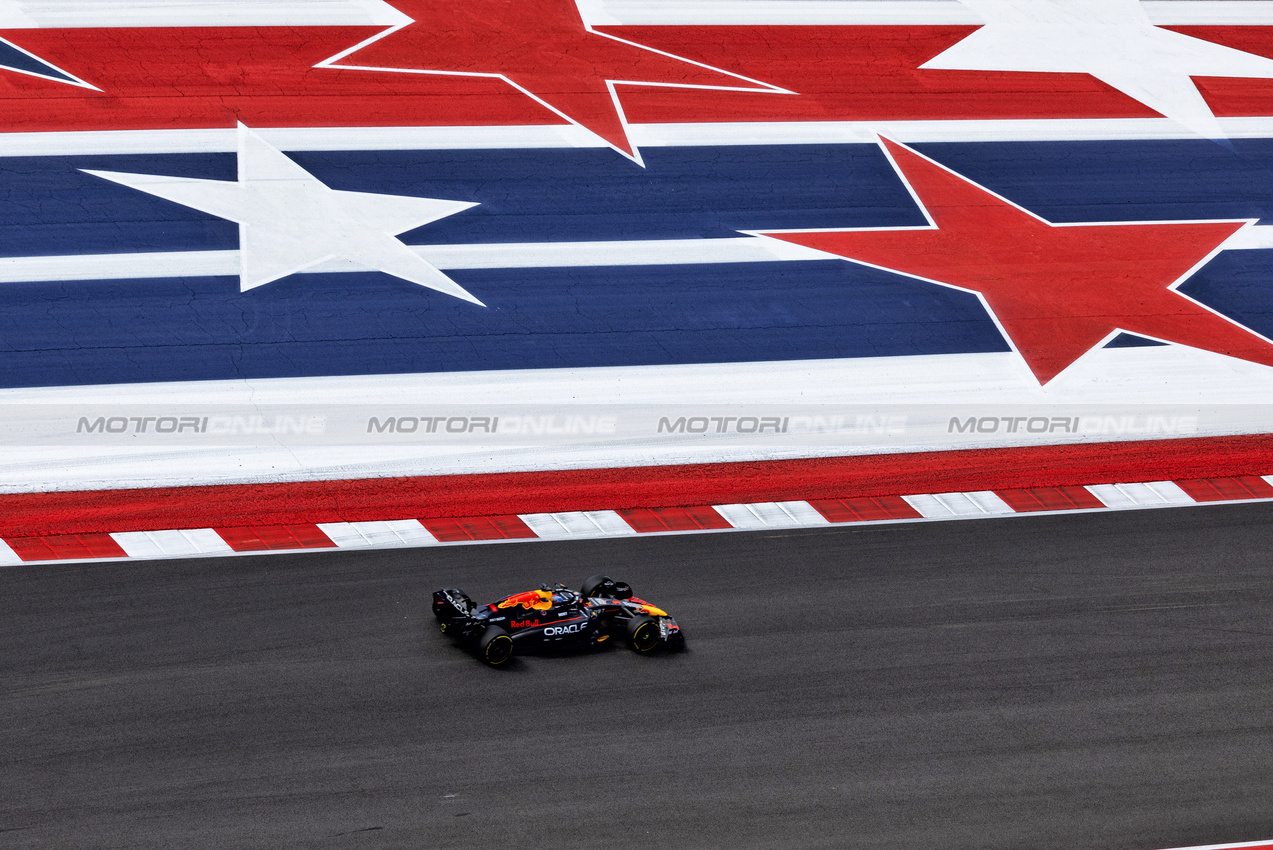 GP STATI UNITI, Max Verstappen (NLD) Red Bull Racing RB20.

19.10.2024. Formula 1 World Championship, Rd 19, United States Grand Prix, Austin, Texas, USA, Sprint e Qualifiche Day.

 - www.xpbimages.com, EMail: requests@xpbimages.com © Copyright: Rew / XPB Images