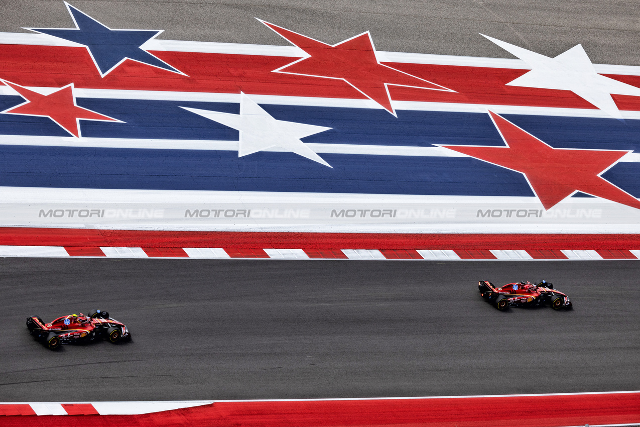 GP STATI UNITI, Charles Leclerc (MON) Ferrari SF-24 davanti a team mate Carlos Sainz Jr (ESP) Ferrari SF-24.

19.10.2024. Formula 1 World Championship, Rd 19, United States Grand Prix, Austin, Texas, USA, Sprint e Qualifiche Day.

 - www.xpbimages.com, EMail: requests@xpbimages.com © Copyright: Rew / XPB Images