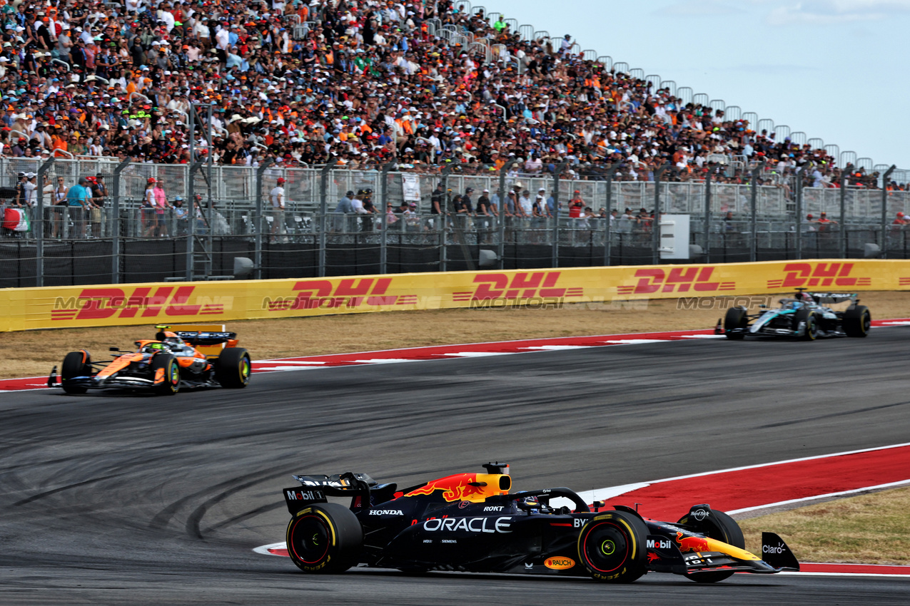 GP STATI UNITI, Max Verstappen (NLD) Red Bull Racing RB20.

19.10.2024. Formula 1 World Championship, Rd 19, United States Grand Prix, Austin, Texas, USA, Sprint e Qualifiche Day.

 - www.xpbimages.com, EMail: requests@xpbimages.com © Copyright: Coates / XPB Images