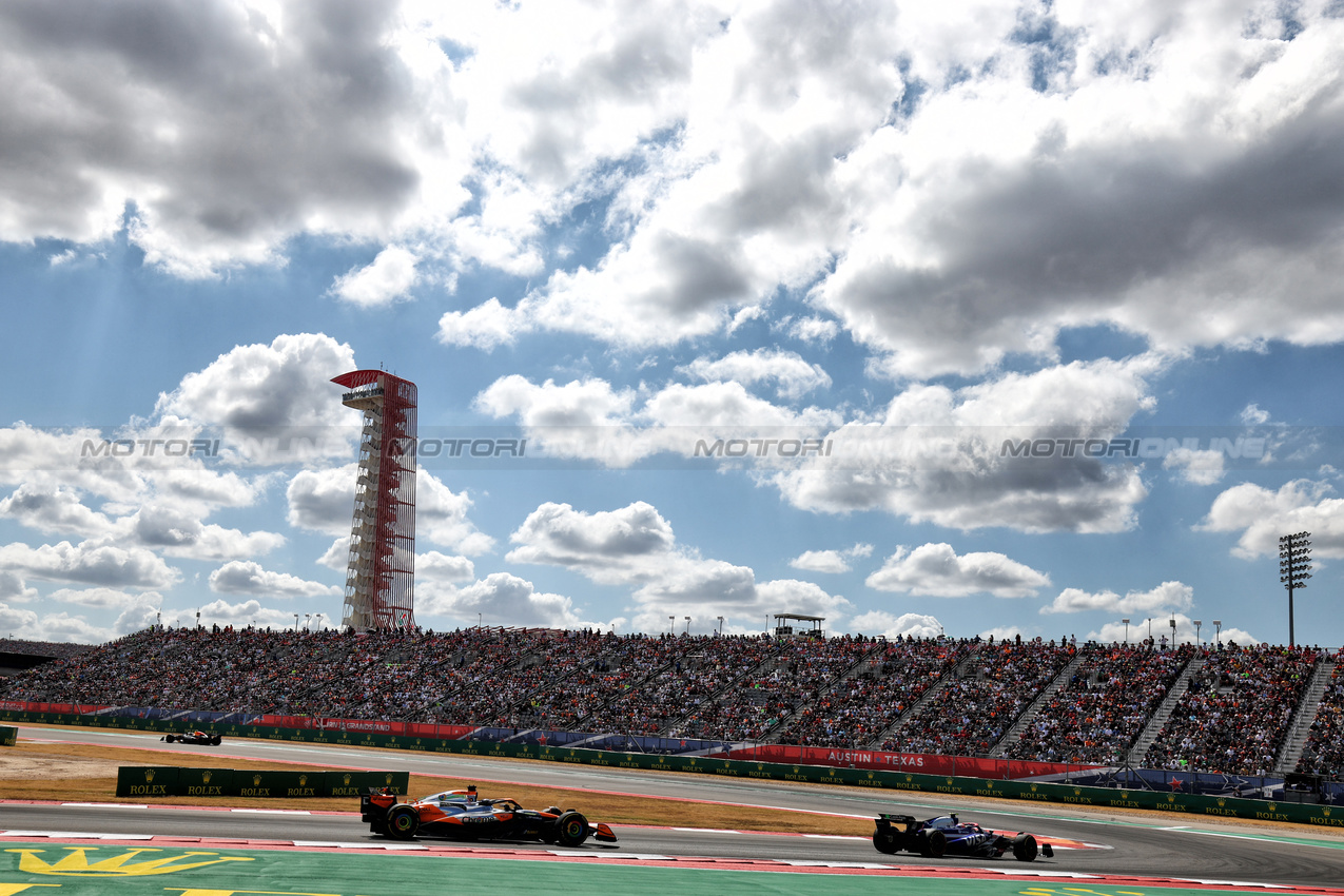 GP STATI UNITI, Oscar Piastri (AUS) McLaren MCL38.

19.10.2024. Formula 1 World Championship, Rd 19, United States Grand Prix, Austin, Texas, USA, Sprint e Qualifiche Day.

 - www.xpbimages.com, EMail: requests@xpbimages.com © Copyright: Coates / XPB Images