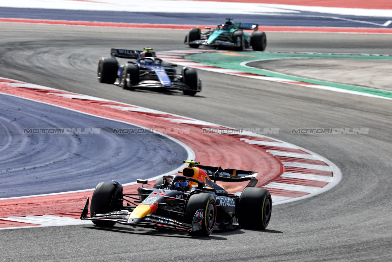 GP STATI UNITI, Sergio Perez (MEX) Red Bull Racing RB20.

19.10.2024. Formula 1 World Championship, Rd 19, United States Grand Prix, Austin, Texas, USA, Sprint e Qualifiche Day.

- www.xpbimages.com, EMail: requests@xpbimages.com © Copyright: Batchelor / XPB Images