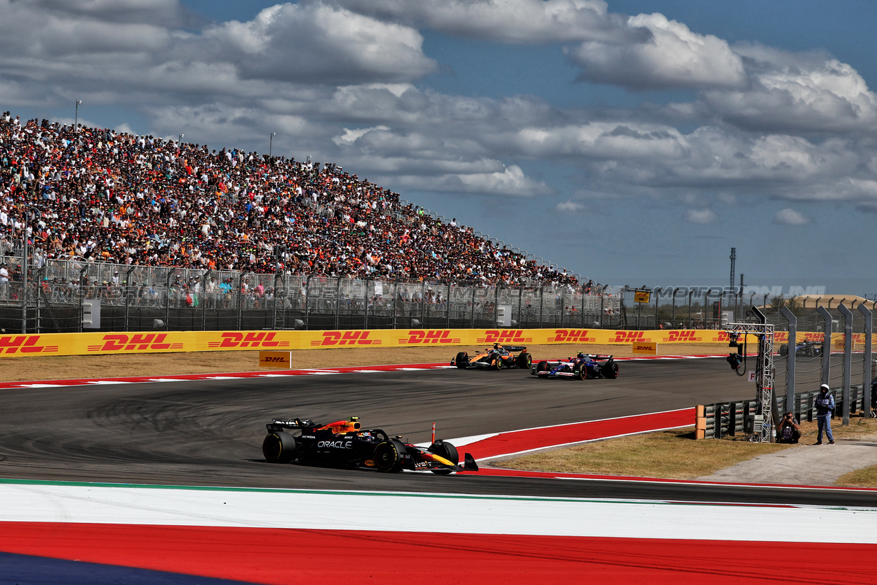 GP STATI UNITI, Sergio Perez (MEX) Red Bull Racing RB20.

19.10.2024. Formula 1 World Championship, Rd 19, United States Grand Prix, Austin, Texas, USA, Sprint e Qualifiche Day.

 - www.xpbimages.com, EMail: requests@xpbimages.com © Copyright: Coates / XPB Images