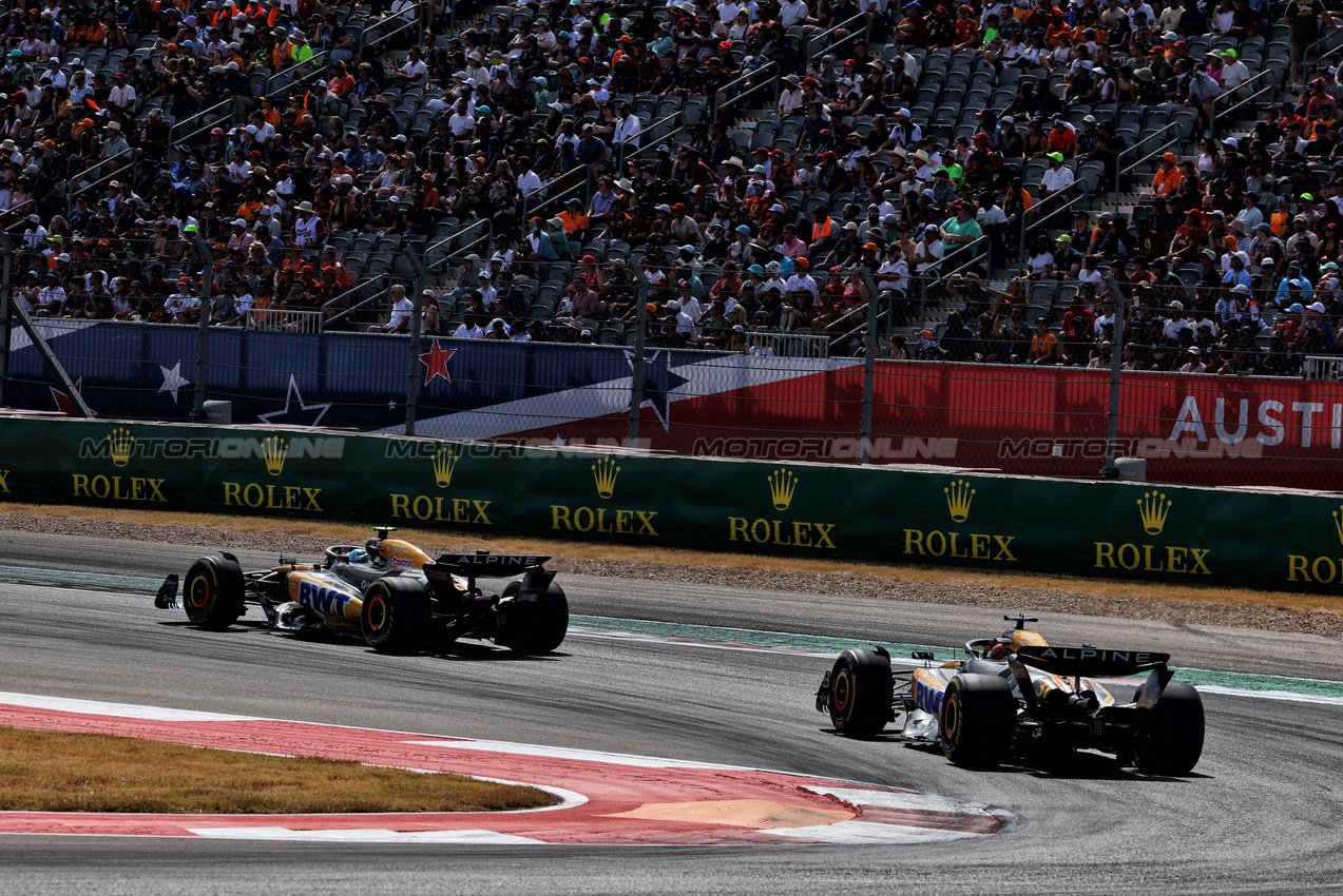 GP STATI UNITI, Pierre Gasly (FRA) Alpine F1 Team A524 davanti a team mate Esteban Ocon (FRA) Alpine F1 Team A524.

19.10.2024. Formula 1 World Championship, Rd 19, United States Grand Prix, Austin, Texas, USA, Sprint e Qualifiche Day.

 - www.xpbimages.com, EMail: requests@xpbimages.com © Copyright: Coates / XPB Images