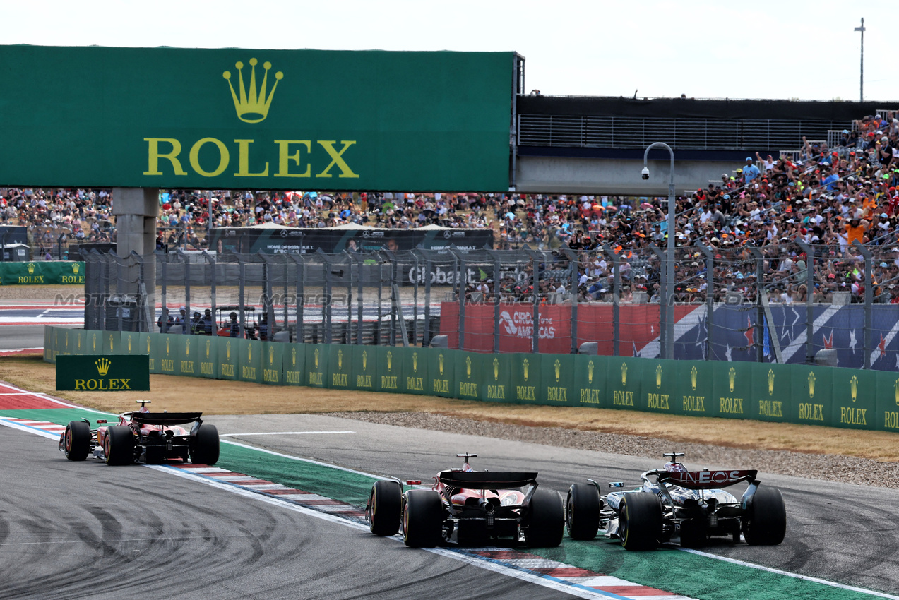 GP STATI UNITI, George Russell (GBR) Mercedes AMG F1 W15 e Charles Leclerc (MON) Ferrari SF-24 battle for position.

19.10.2024. Formula 1 World Championship, Rd 19, United States Grand Prix, Austin, Texas, USA, Sprint e Qualifiche Day.

 - www.xpbimages.com, EMail: requests@xpbimages.com © Copyright: Coates / XPB Images