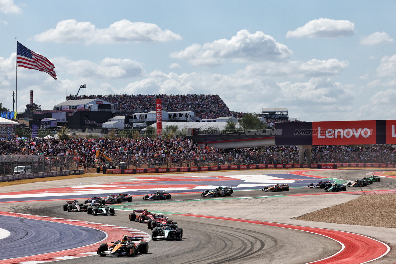 GP STATI UNITI, Lando Norris (GBR) McLaren MCL38 at the partenza of Sprint.

19.10.2024. Formula 1 World Championship, Rd 19, United States Grand Prix, Austin, Texas, USA, Sprint e Qualifiche Day.

- www.xpbimages.com, EMail: requests@xpbimages.com © Copyright: Batchelor / XPB Images