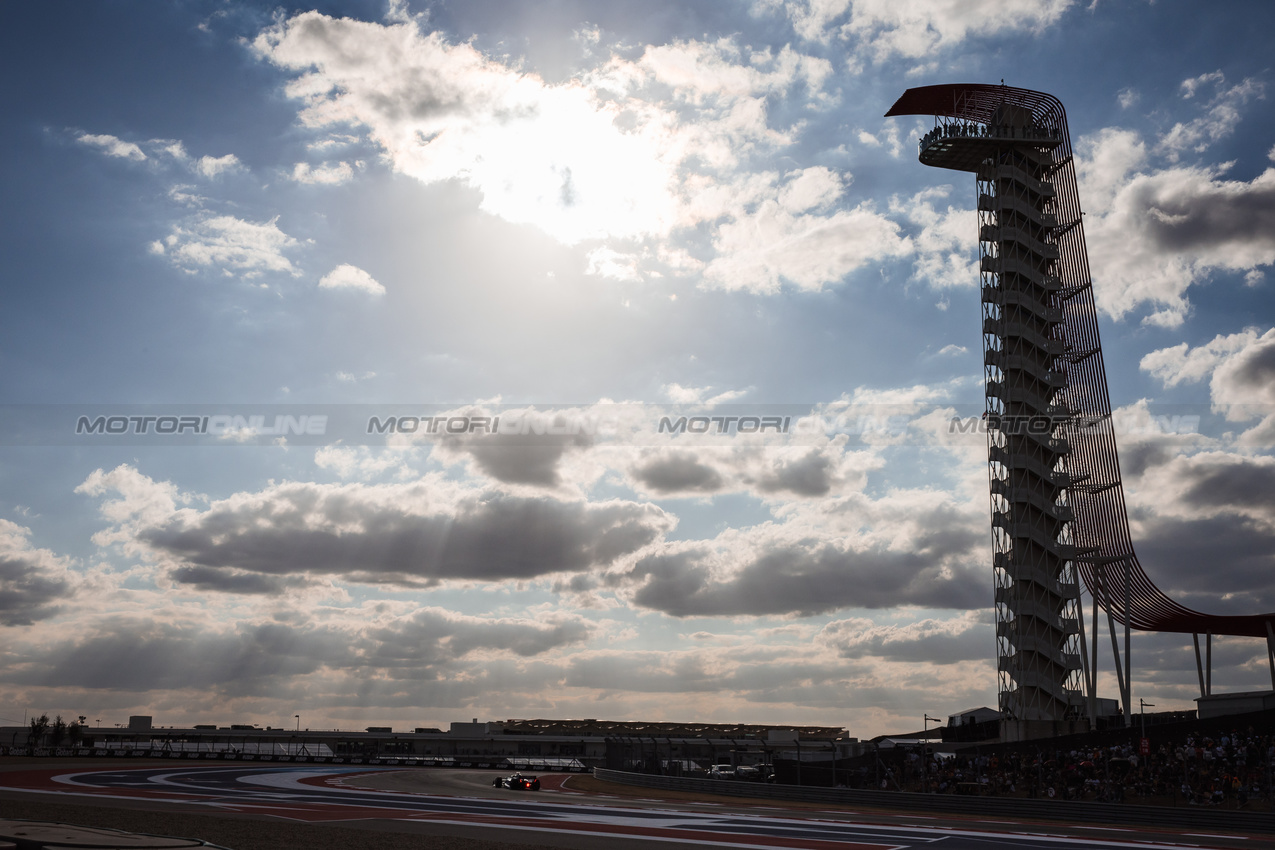 GP STATI UNITI, Alexander Albon (THA) Williams Racing FW46.

19.10.2024. Formula 1 World Championship, Rd 19, United States Grand Prix, Austin, Texas, USA, Sprint e Qualifiche Day.

- www.xpbimages.com, EMail: requests@xpbimages.com © Copyright: Bearne / XPB Images