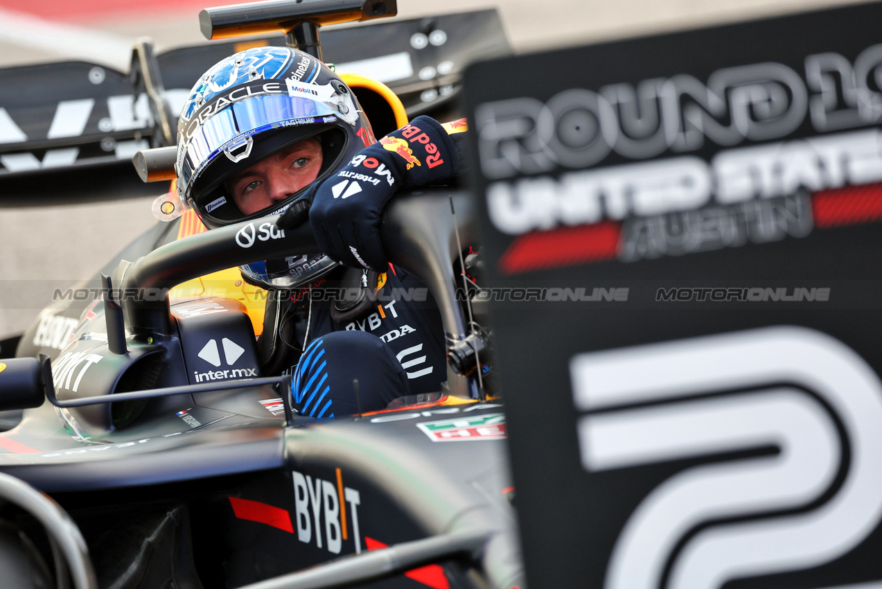 GP STATI UNITI, Second placed Max Verstappen (NLD) Red Bull Racing RB20 in qualifying parc ferme.

19.10.2024. Formula 1 World Championship, Rd 19, United States Grand Prix, Austin, Texas, USA, Sprint e Qualifiche Day.

- www.xpbimages.com, EMail: requests@xpbimages.com © Copyright: Moy / XPB Images