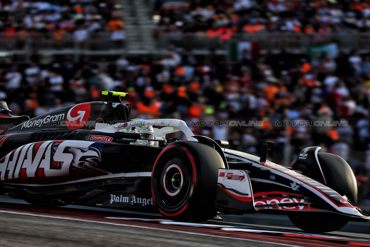 GP STATI UNITI, Nico Hulkenberg (GER) Haas VF-24.

19.10.2024. Formula 1 World Championship, Rd 19, United States Grand Prix, Austin, Texas, USA, Sprint e Qualifiche Day.

 - www.xpbimages.com, EMail: requests@xpbimages.com © Copyright: Coates / XPB Images