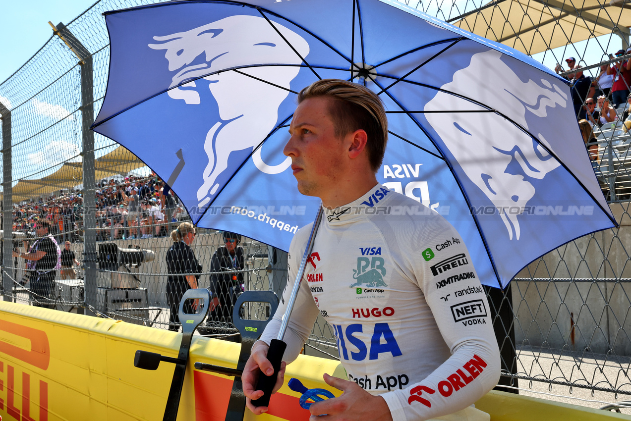 GP STATI UNITI, Liam Lawson (NZL) RB on the grid.

19.10.2024. Formula 1 World Championship, Rd 19, United States Grand Prix, Austin, Texas, USA, Sprint e Qualifiche Day.

- www.xpbimages.com, EMail: requests@xpbimages.com © Copyright: Batchelor / XPB Images