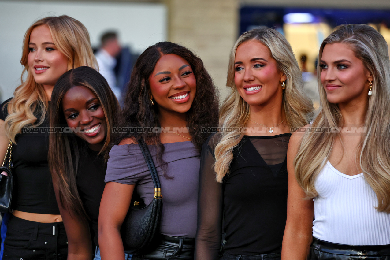 GP STATI UNITI, Circuit Atmosfera - Dallas Cowboys Cheerleaders.

19.10.2024. Formula 1 World Championship, Rd 19, United States Grand Prix, Austin, Texas, USA, Sprint e Qualifiche Day.

 - www.xpbimages.com, EMail: requests@xpbimages.com © Copyright: Coates / XPB Images