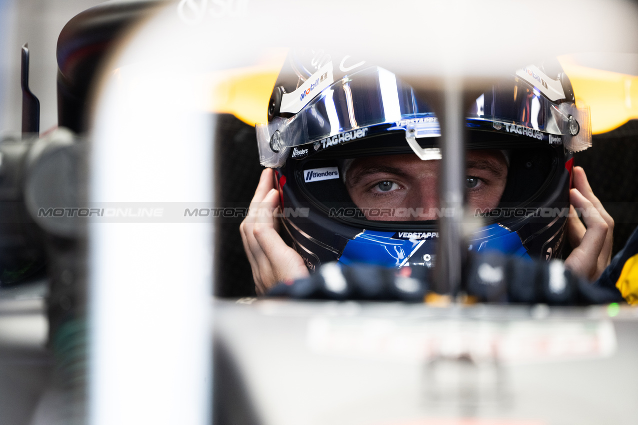 GP STATI UNITI, Max Verstappen (NLD) Red Bull Racing RB20.

19.10.2024. Formula 1 World Championship, Rd 19, United States Grand Prix, Austin, Texas, USA, Sprint e Qualifiche Day.

- www.xpbimages.com, EMail: requests@xpbimages.com © Copyright: Price / XPB Images