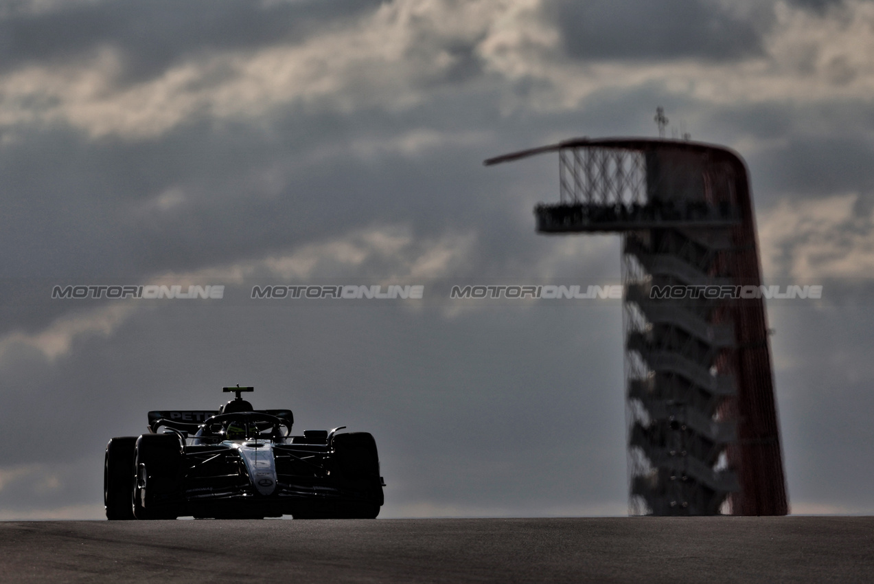 GP STATI UNITI, Lewis Hamilton (GBR) Mercedes AMG F1 W15.

19.10.2024. Formula 1 World Championship, Rd 19, United States Grand Prix, Austin, Texas, USA, Sprint e Qualifiche Day.

 - www.xpbimages.com, EMail: requests@xpbimages.com © Copyright: Rew / XPB Images