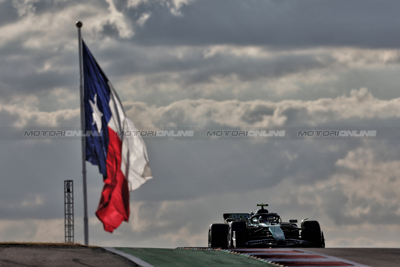 GP STATI UNITI, Fernando Alonso (ESP) Aston Martin F1 Team AMR24.

19.10.2024. Formula 1 World Championship, Rd 19, United States Grand Prix, Austin, Texas, USA, Sprint e Qualifiche Day.

 - www.xpbimages.com, EMail: requests@xpbimages.com © Copyright: Rew / XPB Images