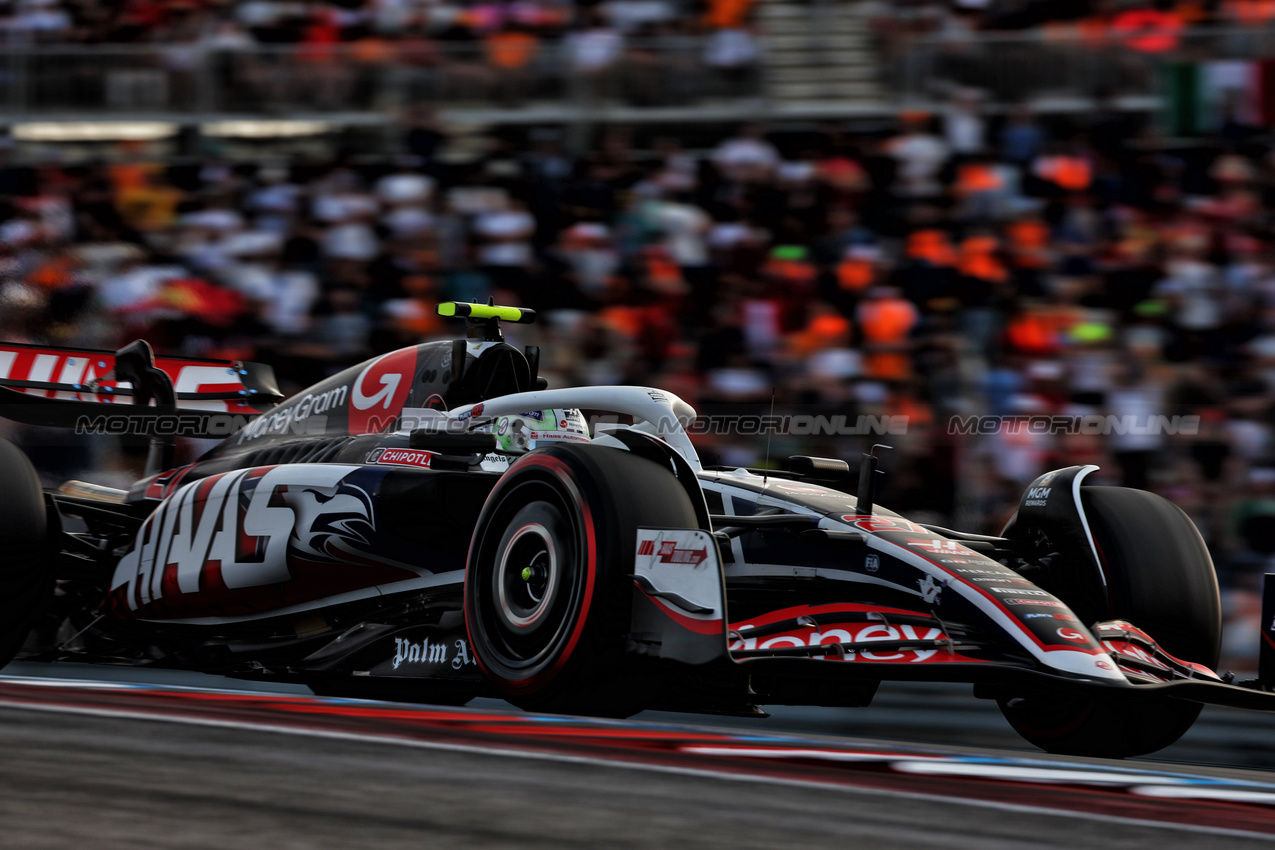 GP STATI UNITI, Nico Hulkenberg (GER) Haas VF-24.

19.10.2024. Formula 1 World Championship, Rd 19, United States Grand Prix, Austin, Texas, USA, Sprint e Qualifiche Day.

 - www.xpbimages.com, EMail: requests@xpbimages.com © Copyright: Coates / XPB Images