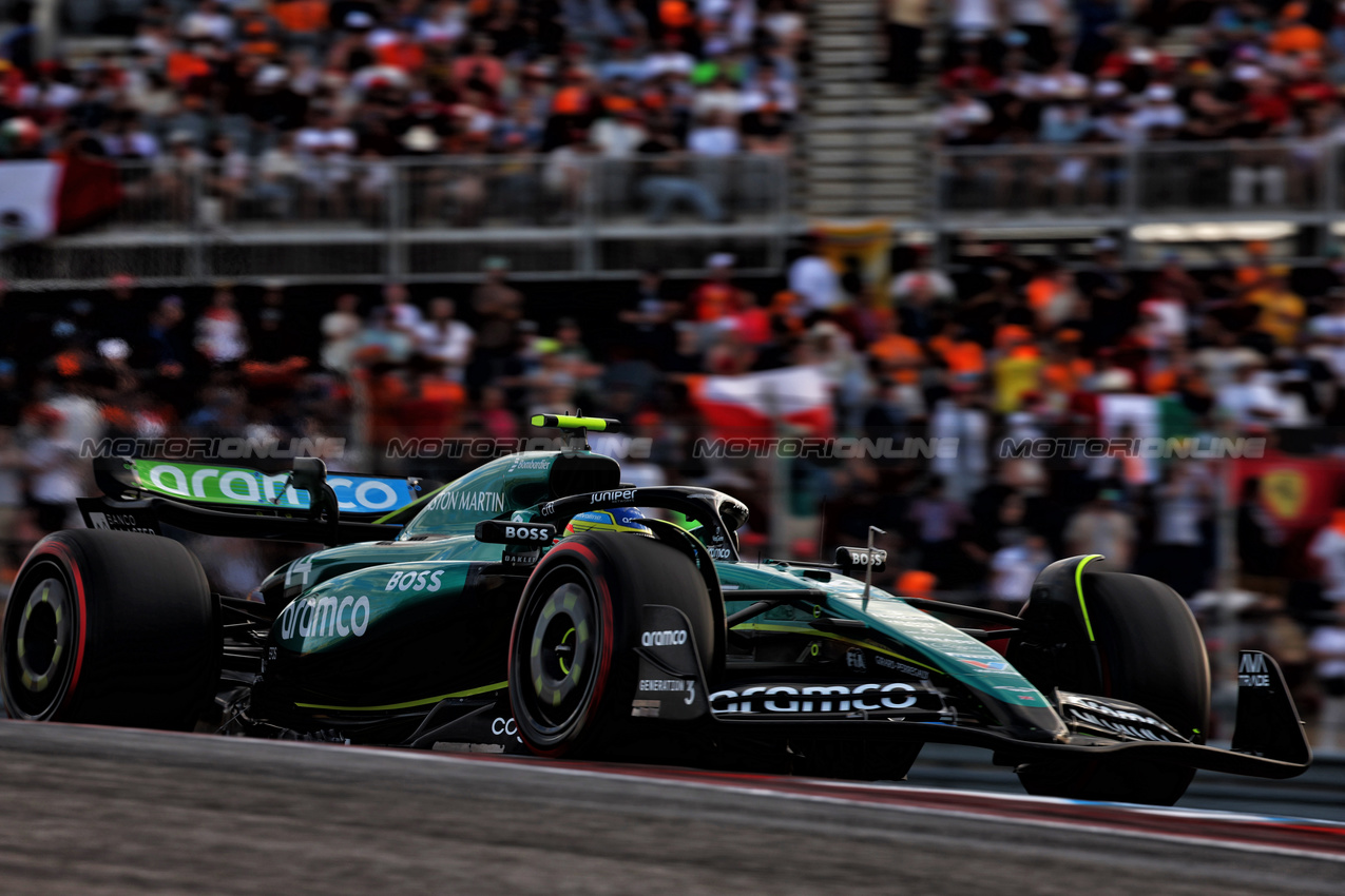 GP STATI UNITI, Fernando Alonso (ESP) Aston Martin F1 Team AMR24.

19.10.2024. Formula 1 World Championship, Rd 19, United States Grand Prix, Austin, Texas, USA, Sprint e Qualifiche Day.

 - www.xpbimages.com, EMail: requests@xpbimages.com © Copyright: Coates / XPB Images