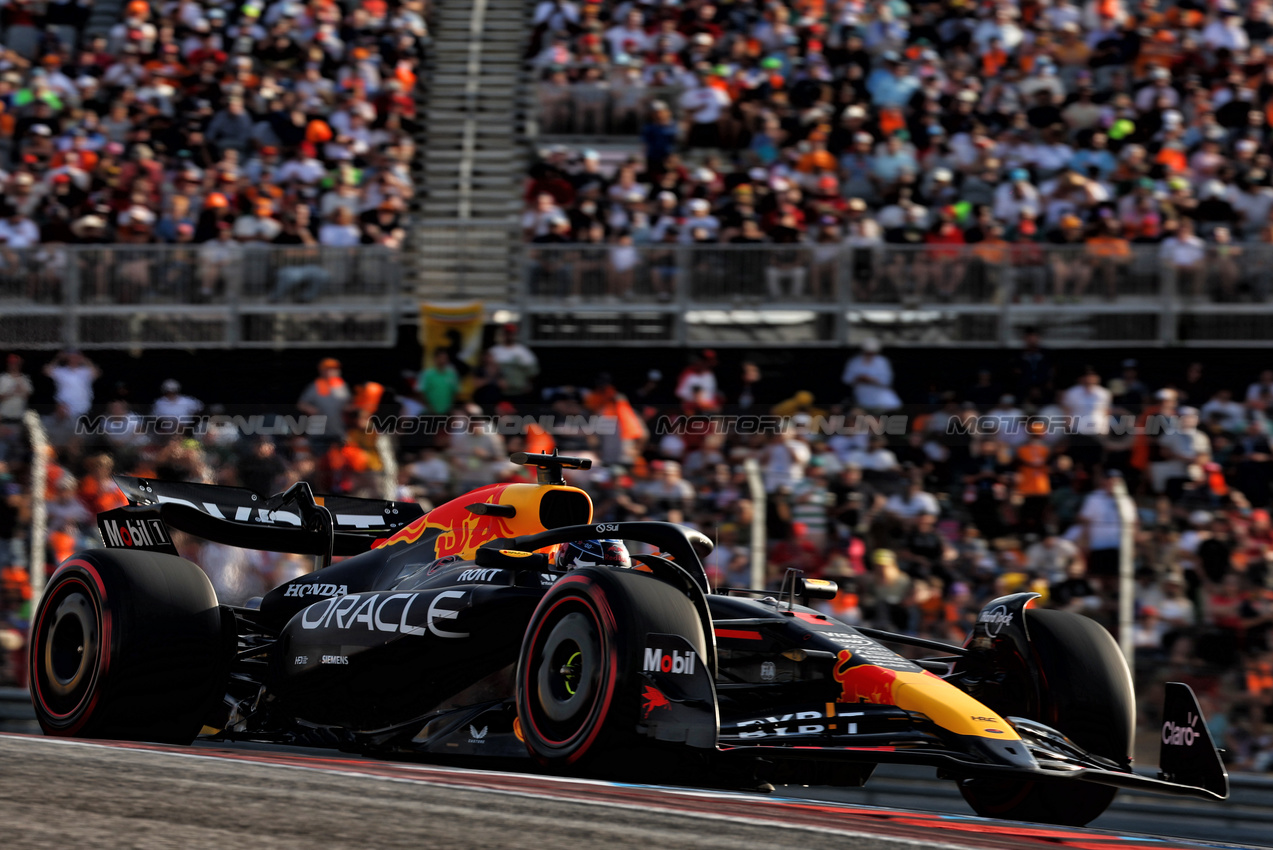 GP STATI UNITI, Max Verstappen (NLD) Red Bull Racing RB20.

19.10.2024. Formula 1 World Championship, Rd 19, United States Grand Prix, Austin, Texas, USA, Sprint e Qualifiche Day.

 - www.xpbimages.com, EMail: requests@xpbimages.com © Copyright: Coates / XPB Images