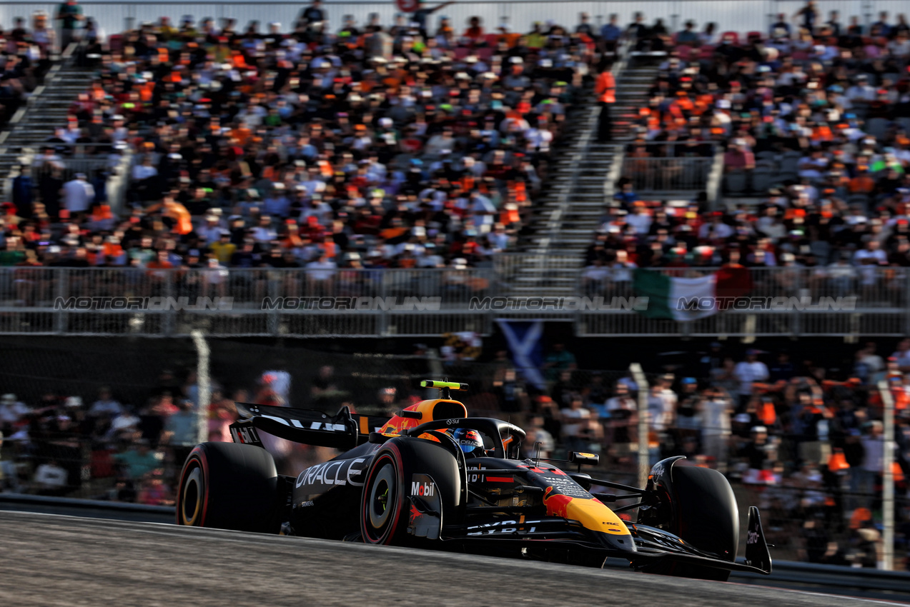 GP STATI UNITI, Sergio Perez (MEX) Red Bull Racing RB20.

19.10.2024. Formula 1 World Championship, Rd 19, United States Grand Prix, Austin, Texas, USA, Sprint e Qualifiche Day.

 - www.xpbimages.com, EMail: requests@xpbimages.com © Copyright: Coates / XPB Images