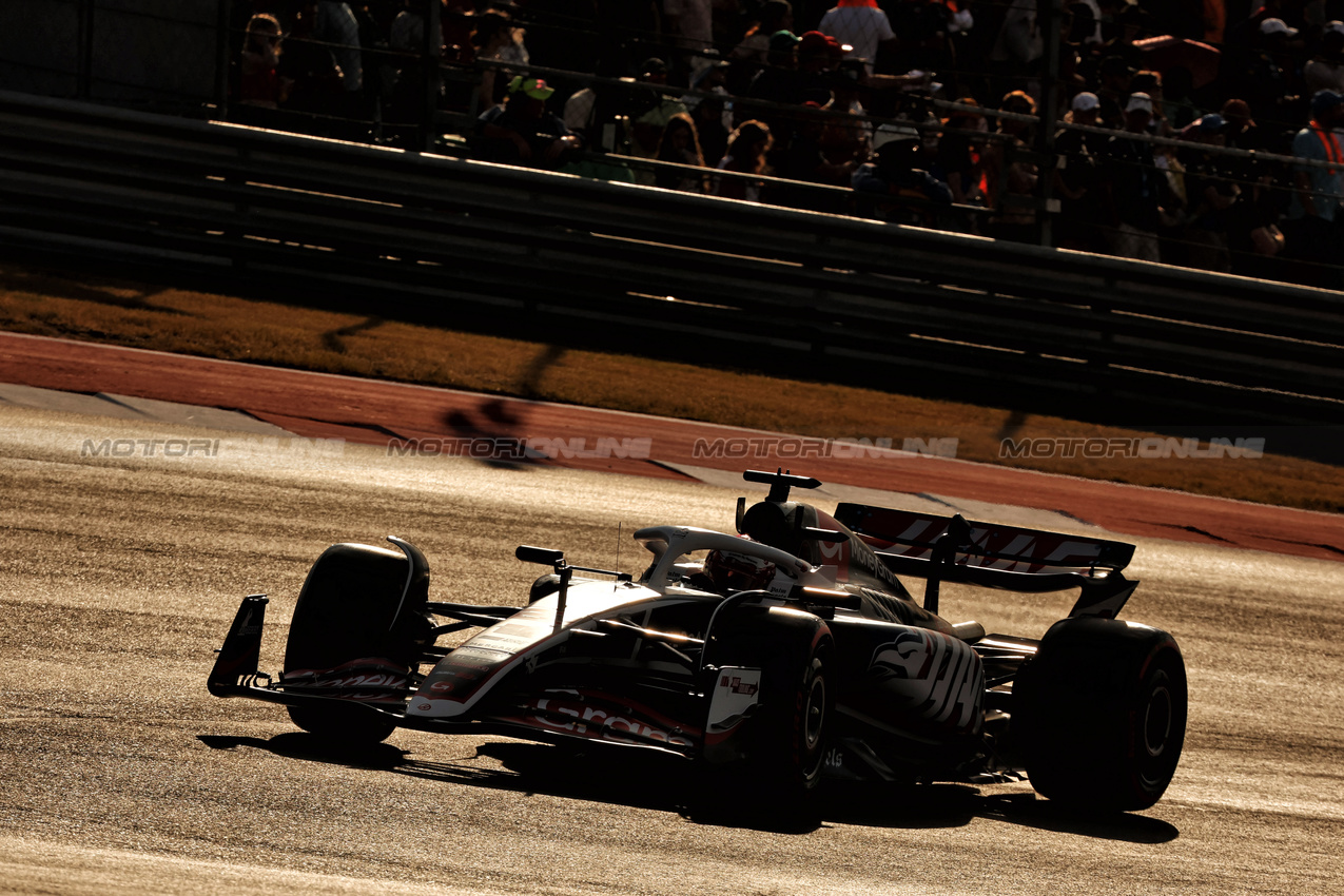 GP STATI UNITI, Kevin Magnussen (DEN) Haas VF-24.

19.10.2024. Formula 1 World Championship, Rd 19, United States Grand Prix, Austin, Texas, USA, Sprint e Qualifiche Day.

 - www.xpbimages.com, EMail: requests@xpbimages.com © Copyright: Coates / XPB Images