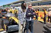 GP STATI UNITI, (L to R): Shaboozey (USA) Singer with Gordon Ramsey (GBR) Celebrity Chef on the grid.

19.10.2024. Formula 1 World Championship, Rd 19, United States Grand Prix, Austin, Texas, USA, Sprint e Qualifiche Day.

- www.xpbimages.com, EMail: requests@xpbimages.com © Copyright: Moy / XPB Images