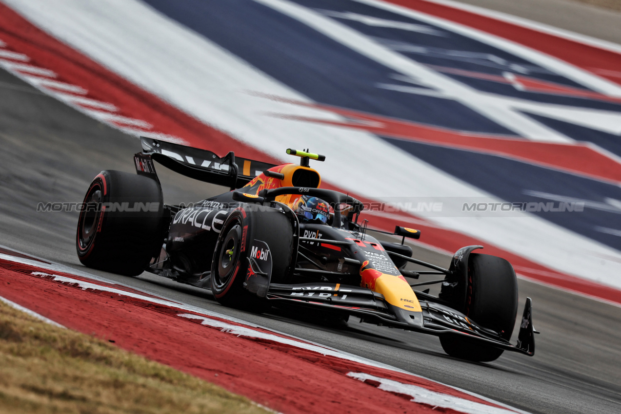 GP STATI UNITI, Sergio Perez (MEX) Red Bull Racing RB20.

18.10.2024. Formula 1 World Championship, Rd 19, United States Grand Prix, Austin, Texas, USA, Sprint Qualifiche Day

- www.xpbimages.com, EMail: requests@xpbimages.com © Copyright: Moy / XPB Images