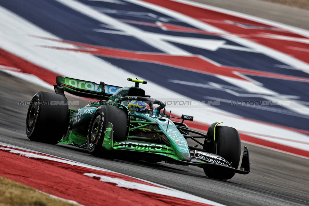 GP STATI UNITI, Fernando Alonso (ESP) Aston Martin F1 Team AMR24.

18.10.2024. Formula 1 World Championship, Rd 19, United States Grand Prix, Austin, Texas, USA, Sprint Qualifiche Day

- www.xpbimages.com, EMail: requests@xpbimages.com © Copyright: Moy / XPB Images