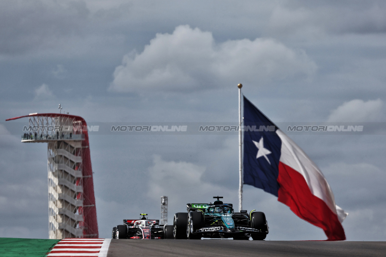 GP STATI UNITI, Lance Stroll (CDN) Aston Martin F1 Team AMR24.

18.10.2024. Formula 1 World Championship, Rd 19, United States Grand Prix, Austin, Texas, USA, Sprint Qualifiche Day

- www.xpbimages.com, EMail: requests@xpbimages.com © Copyright: Moy / XPB Images