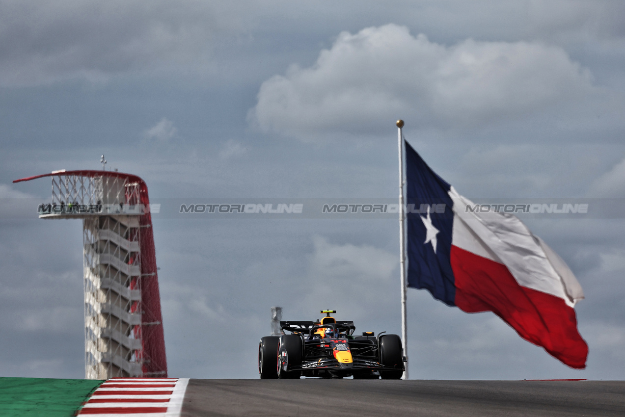 GP STATI UNITI, Sergio Perez (MEX) Red Bull Racing RB20.

18.10.2024. Formula 1 World Championship, Rd 19, United States Grand Prix, Austin, Texas, USA, Sprint Qualifiche Day

- www.xpbimages.com, EMail: requests@xpbimages.com © Copyright: Moy / XPB Images